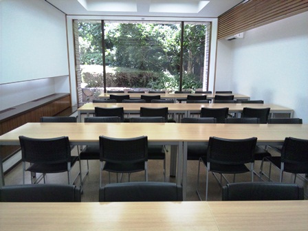 横浜市戸塚斎場休憩室